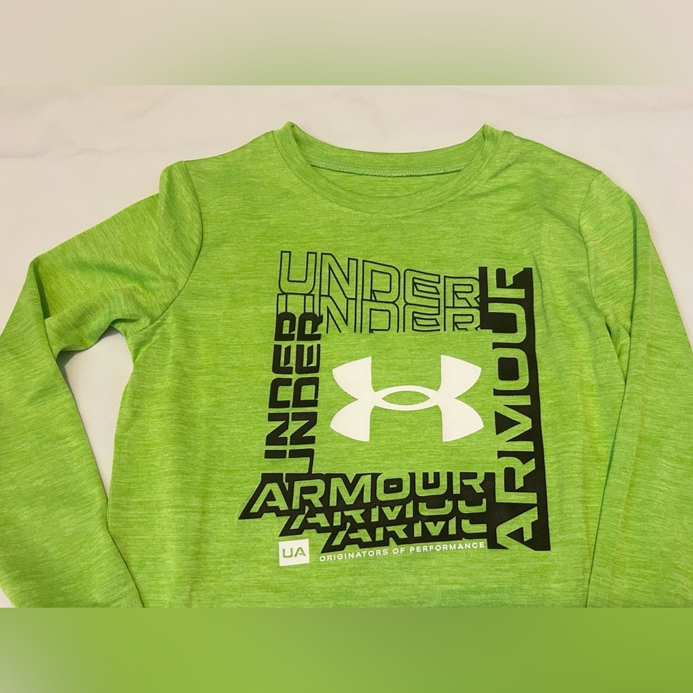 Under Armour Boy’s Size 4 Shirt NEW Hyper Green - Picture 2 of 3
